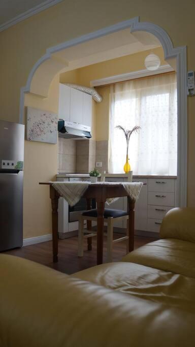 Alle'S M Shyri Studio Apartment Tirana Kültér fotó