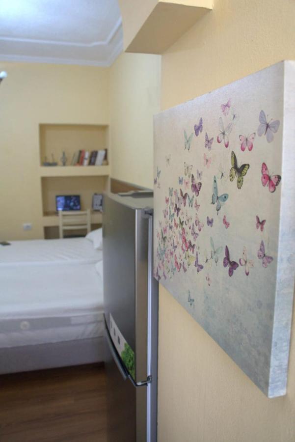 Alle'S M Shyri Studio Apartment Tirana Kültér fotó