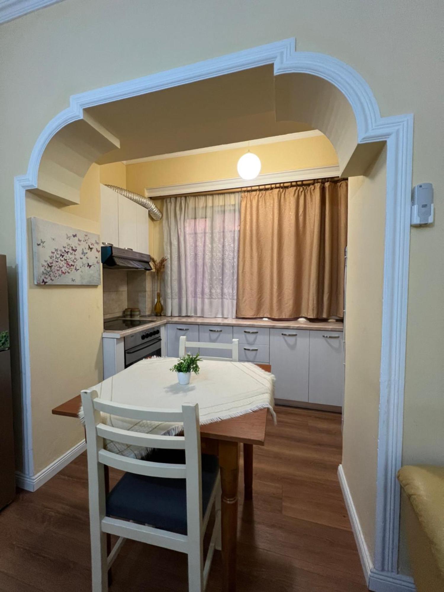 Alle'S M Shyri Studio Apartment Tirana Kültér fotó