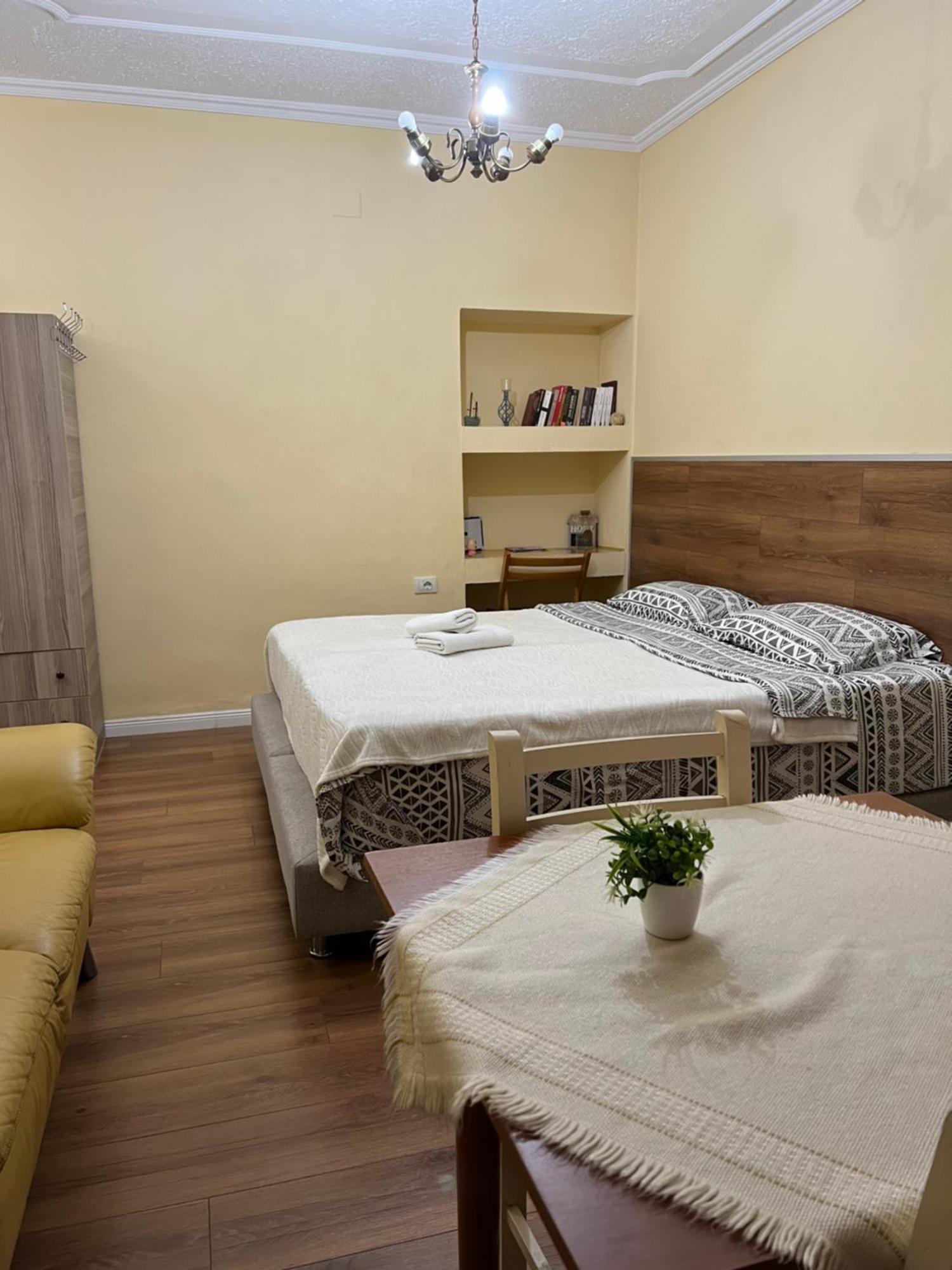 Alle'S M Shyri Studio Apartment Tirana Kültér fotó